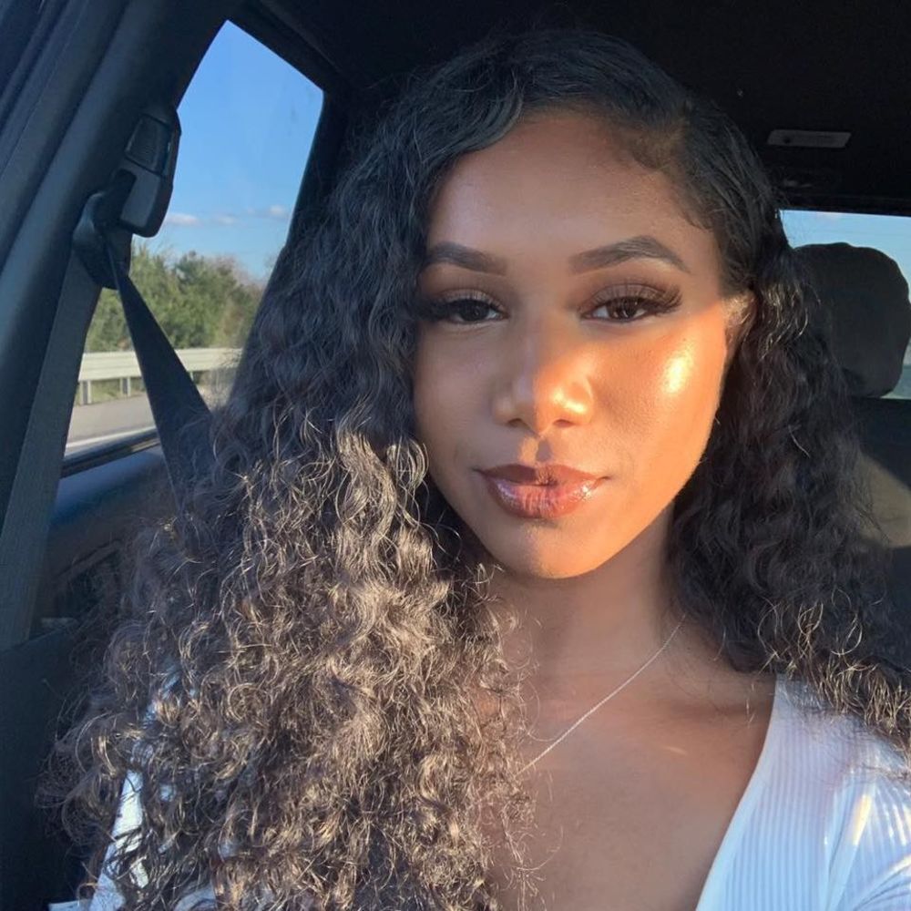 Meet your Posher, Mia